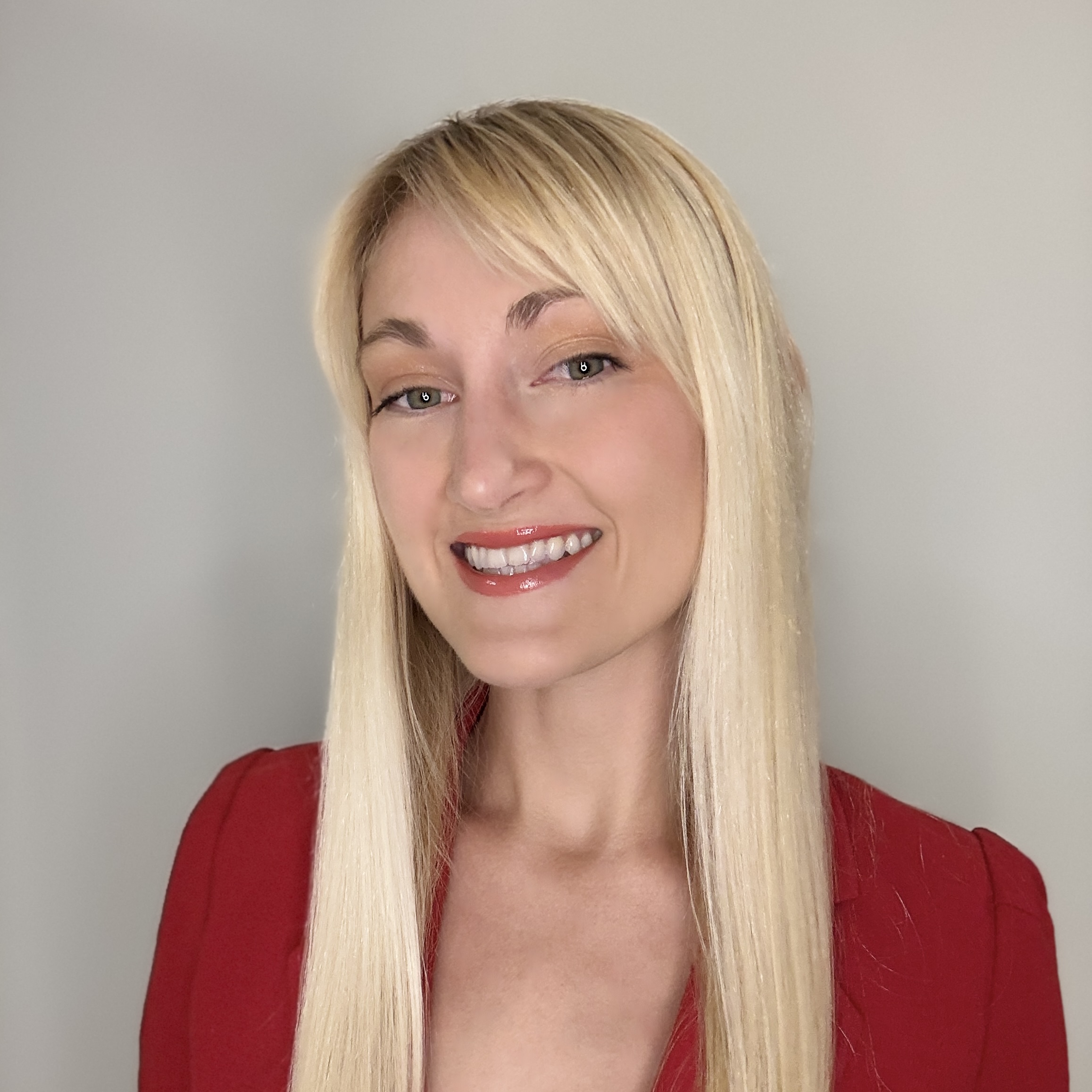 stephanie-simmons-virgin-voyages-headshot