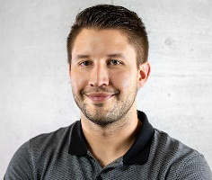 salvador-lopez-headshot-center